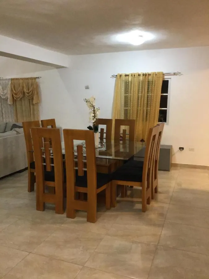 Villa Nilsa Bani