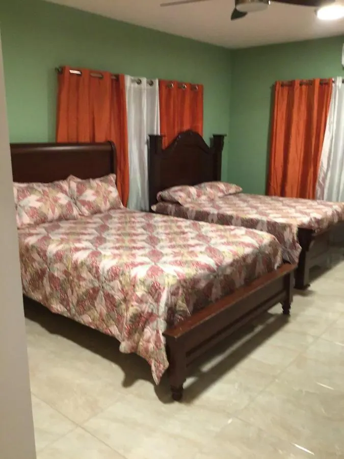 Villa Nilsa Bani 0*,